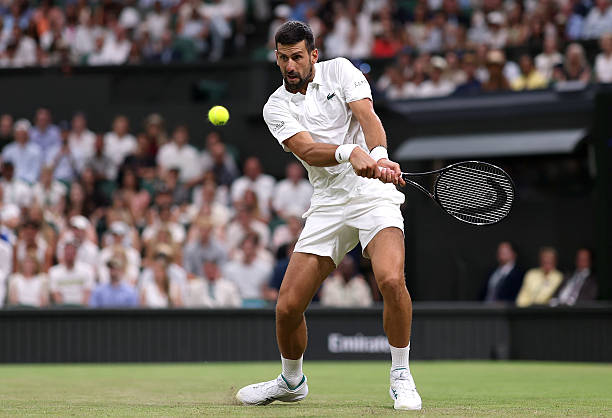 Noti-Deporte: Victoria aplastante de Novak Djokovic sobre un Stefanos Tsitsipas sin respuesta en Wimbledon 2026