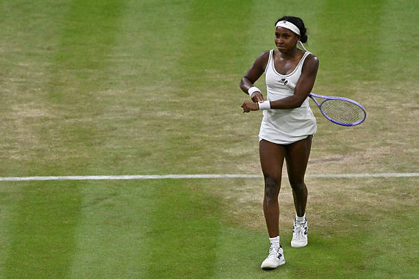 Noti-Deporte: Gauff desvela la surrealista an&eacute;cdota que vivi&oacute; ante Bencic en Wimbledon: "Pens&eacute; que a las 23:00h suspend&iacute;an el partido"