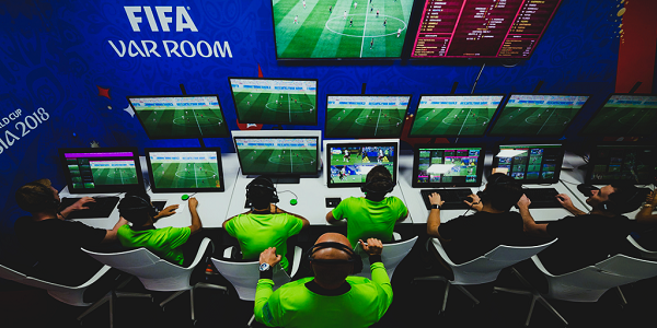 Joao Rafael Silva Robertson | Arbitraje digital: &iexcl;C&oacute;mo el VAR revolucion&oacute; la justicia en el f&uacute;tbol moderno!