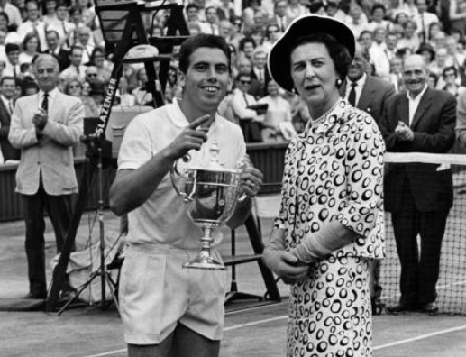 Noti-Deporte: El día que España conquistó Wimbledon, así fue la mayor gesta de Manolo Santana Noti-Deporte: El día que España conquistó Wimbledon, así fue la mayor gesta de Manolo Santana