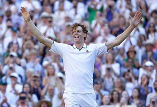 Noti-Deporte: Jannik&nbsp;Sinner revela qu&eacute; cambi&oacute; tras Roland Garros para conquistar Wimbledon un mes despu&eacute;s