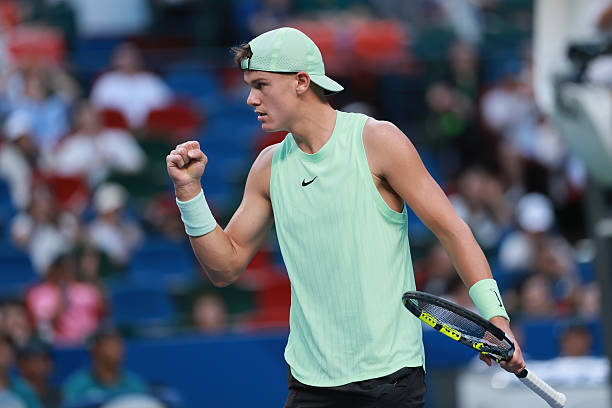 Noti-Deporte: Rune prepara su vuelta al circuito ATP con el cambio de Babolat a Wilson y pocas expectativas tras nueve meses de lesi&oacute;n