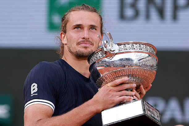 Noti-Deporte: Zverev desvela el rival más difícil de su carrera y explica las diferencias de jugar contra el 'Big Three', Alcaraz y Sinner Noti-Deporte: Zverev desvela el rival más difícil de su carrera y explica las diferencias de jugar contra el 'Big Three', Alcaraz y Sinner