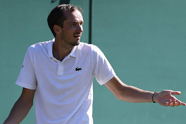 Noti-Deporte: ¿Qué le pasa a Daniil Medvedev? Analizamos su declive y él mismo opina: "Estoy decepcionado conmigo mismo" Noti-Deporte: ¿Qué le pasa a Daniil Medvedev? Analizamos su declive y él mismo opina: "Estoy decepcionado conmigo mismo"